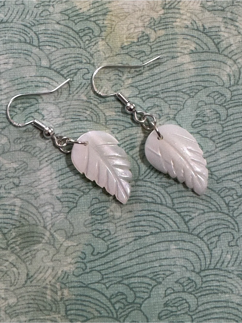 MOTHER OF PEARL LEAF SHAPE EARRINGS